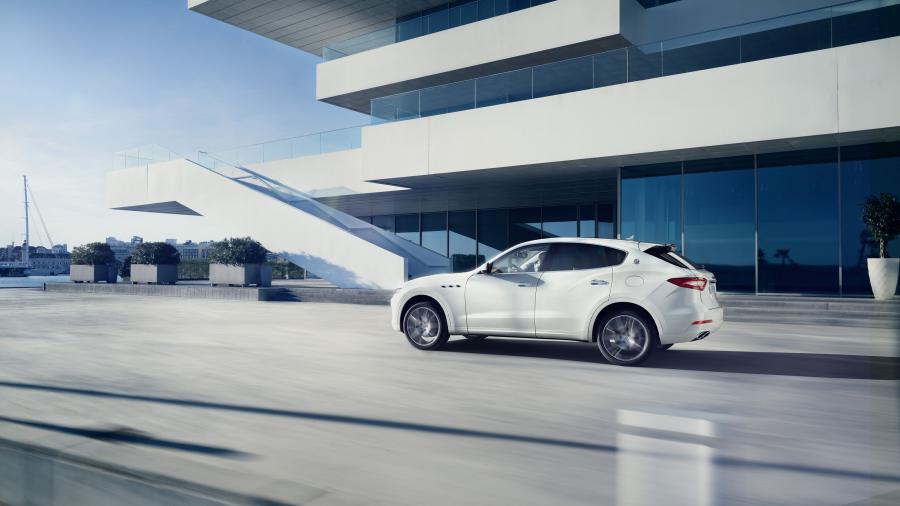  Maserati Levante 2016 года  (WW) (фото 40 из 52)